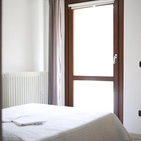 La Maison Jaune Affittacamere Allein