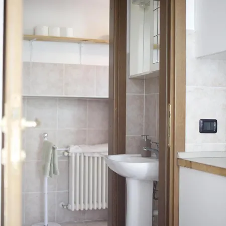 Affittacamere La Maison Jaune Allein