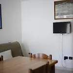 La Maison Jaune Pensjonat *