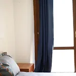 La Maison Jaune *