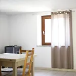 La Maison Jaune