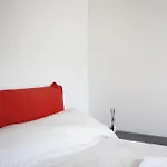 La Maison Jaune *