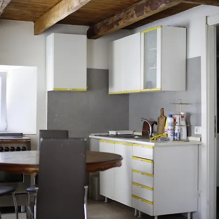 Гостевой дом La Maison Jaune Allein