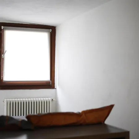 La Maison Jaune Гостевой дом *