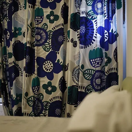 ゲストハウス La Maison Jaune