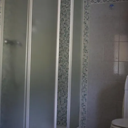 Гостевой дом La Maison Jaune Allein
