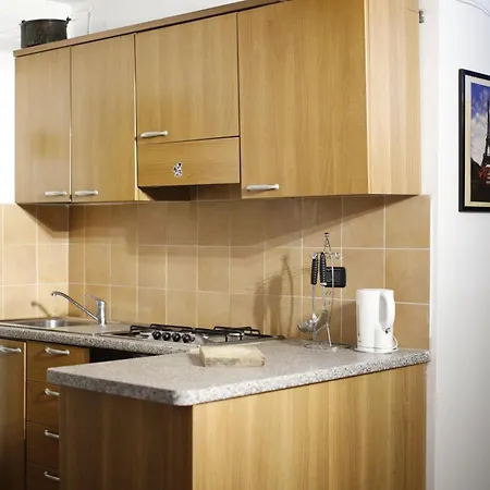 ゲストハウス La Maison Jaune