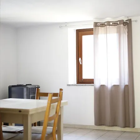 La Maison Jaune