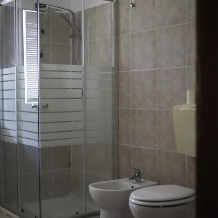 ゲストハウス La Maison Jaune