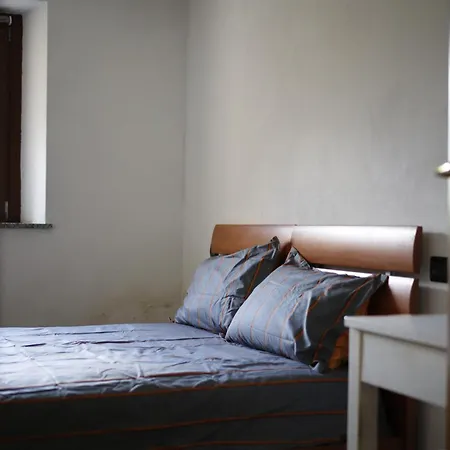 Гостевой дом La Maison Jaune Allein