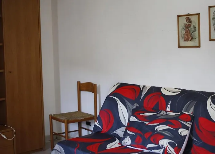 La Maison Jaune Guest house Allein