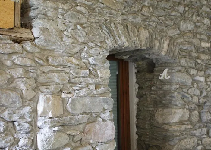 La Maison Jaune Allein